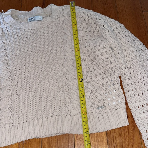Hollister off White Crew Neck Sweater with Textured Knit chenille XS oversized - Picture 3 of 5